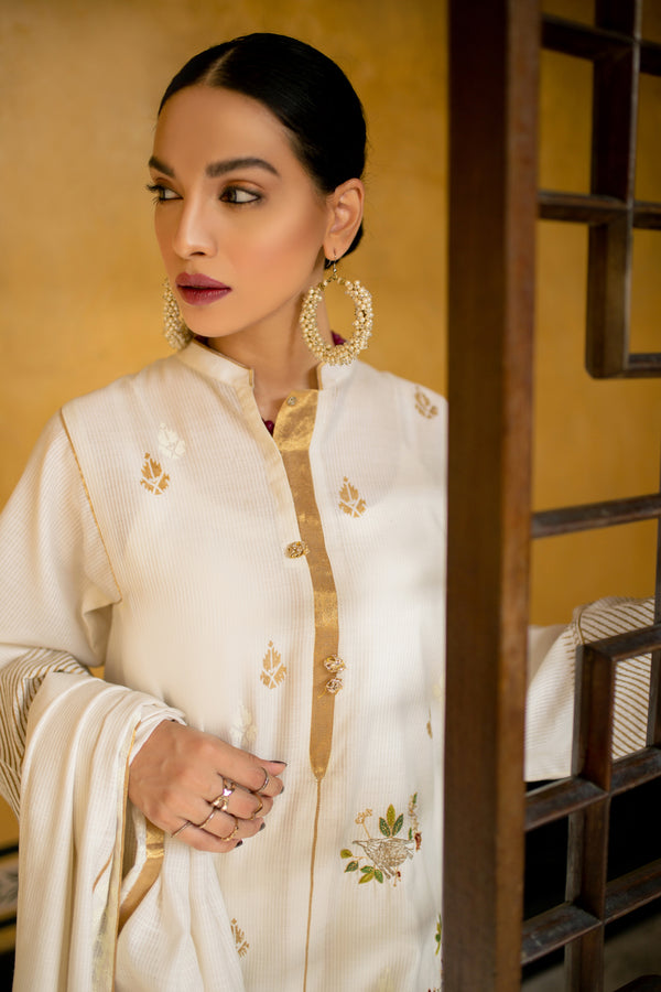 WHITE OPAL (EVI-180227) - ELAN